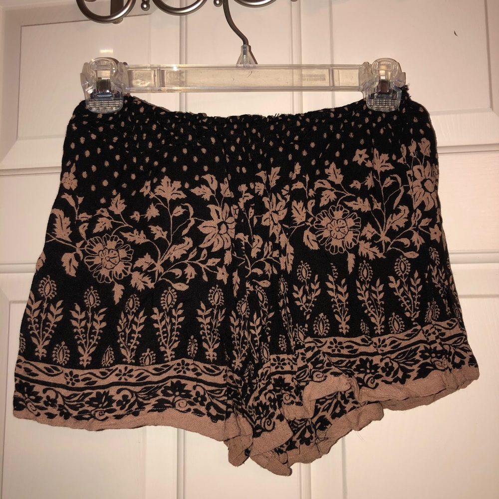 Black and Tan flower patterned flowy shorts